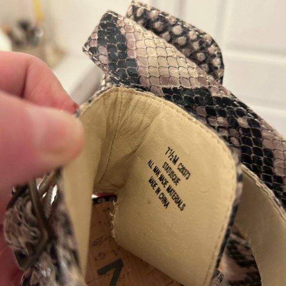 Women's MIA Snakeskin Platform Wedges size 7.5 - Picture 7 of 11